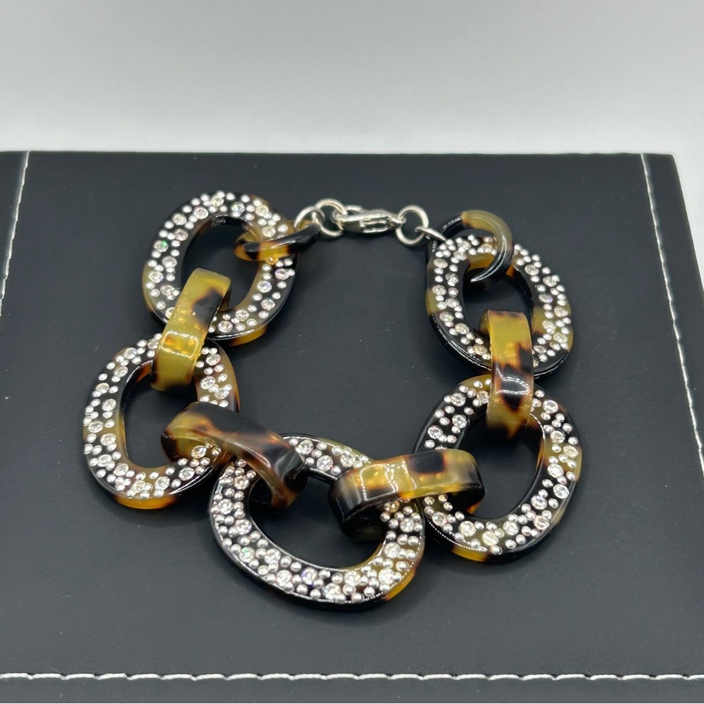 Lightweight Tortoiseshell and Rhinestone Link Bracelet